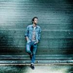 21-09-2015 - sonymusic - Broken Back - 3.png